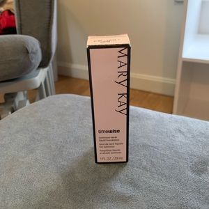 Mary Kay Luminous-Wear Foundation